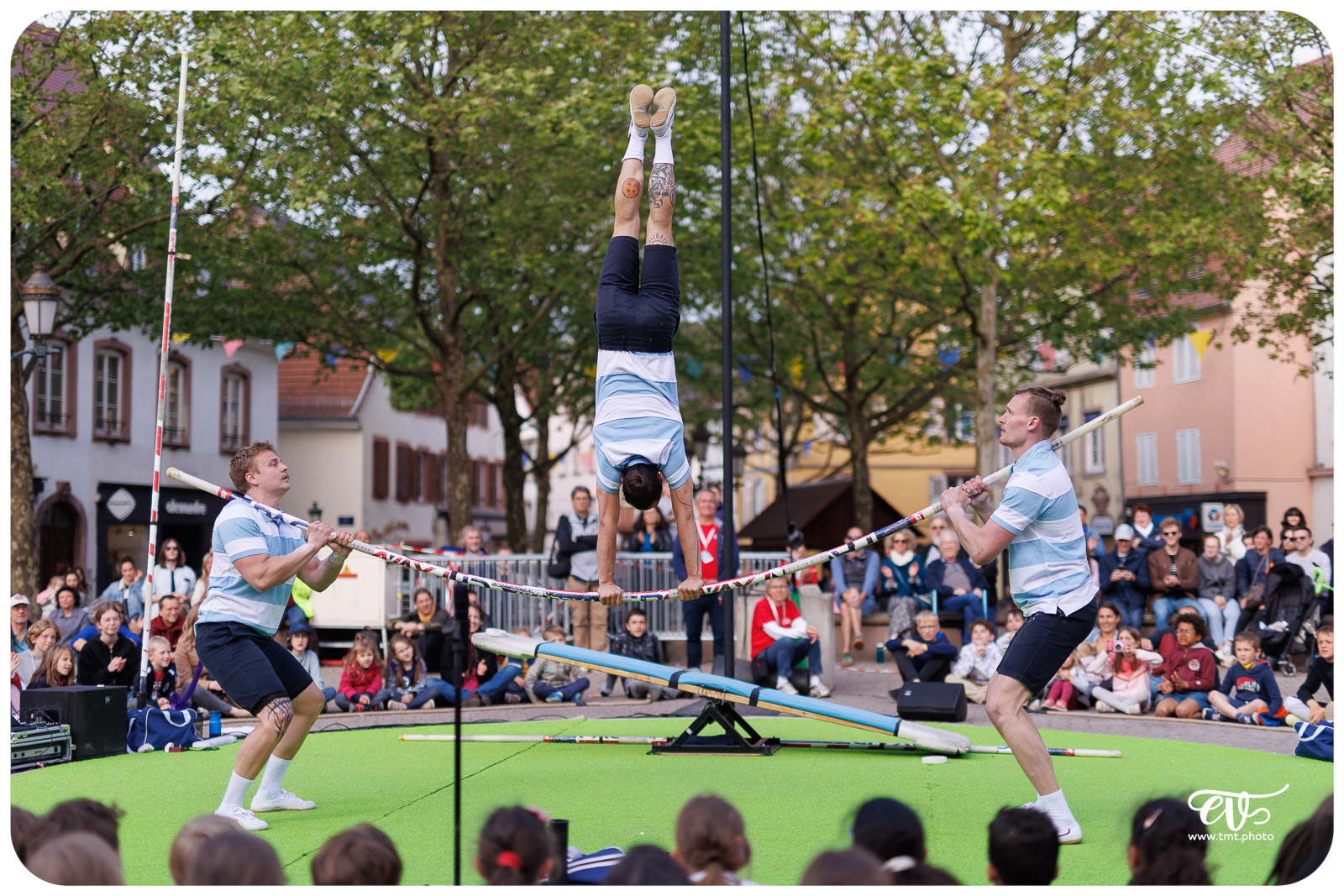 LEAGUE AND LEGEND (15FEET6)